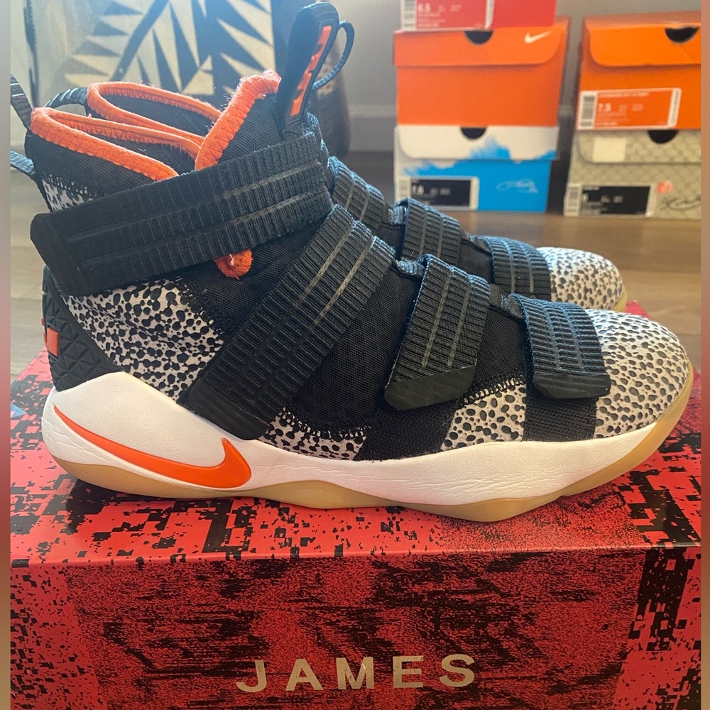 Nike Lebron Soldier XI SFG Basketball Sneakers - size 7